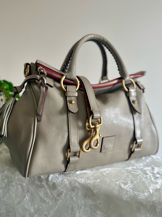Dooney & Bourke Handbags - Dooney & Bourke Taupe Florentine Satchel EUC